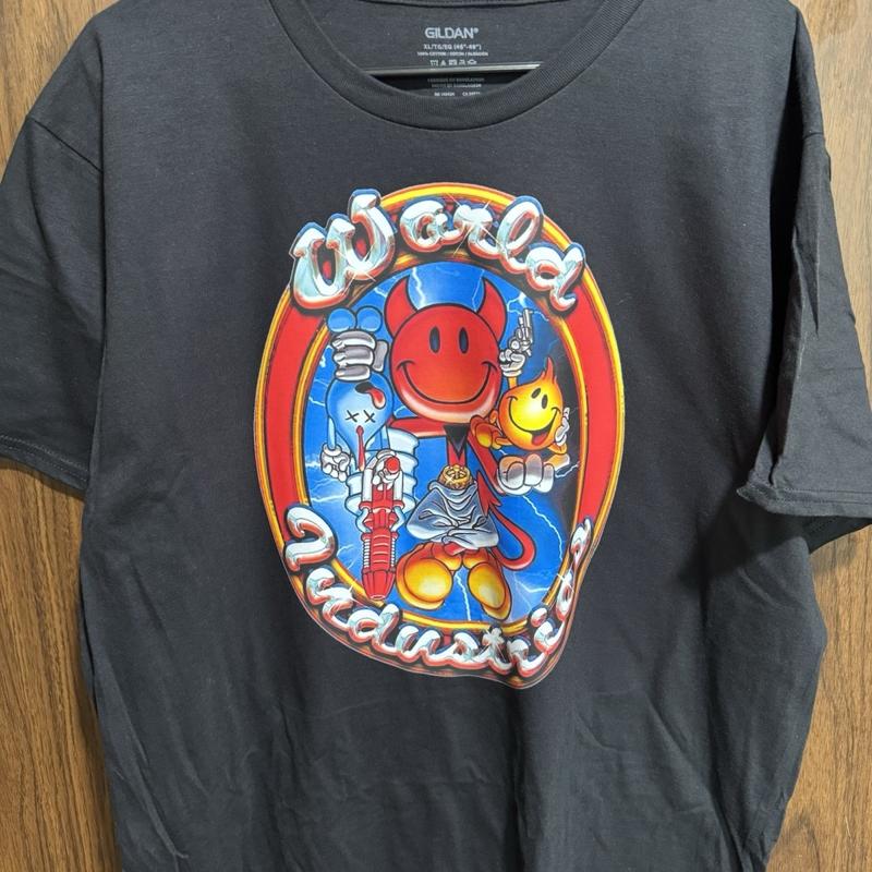 Camiseta grande negra con indu - Industrial Print & Laser Inc reseña y precio